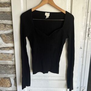 Women’s HM knit long sleeve sweater Size L